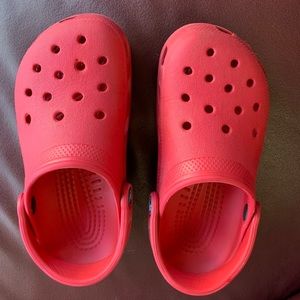 Red Crocs M5 W7